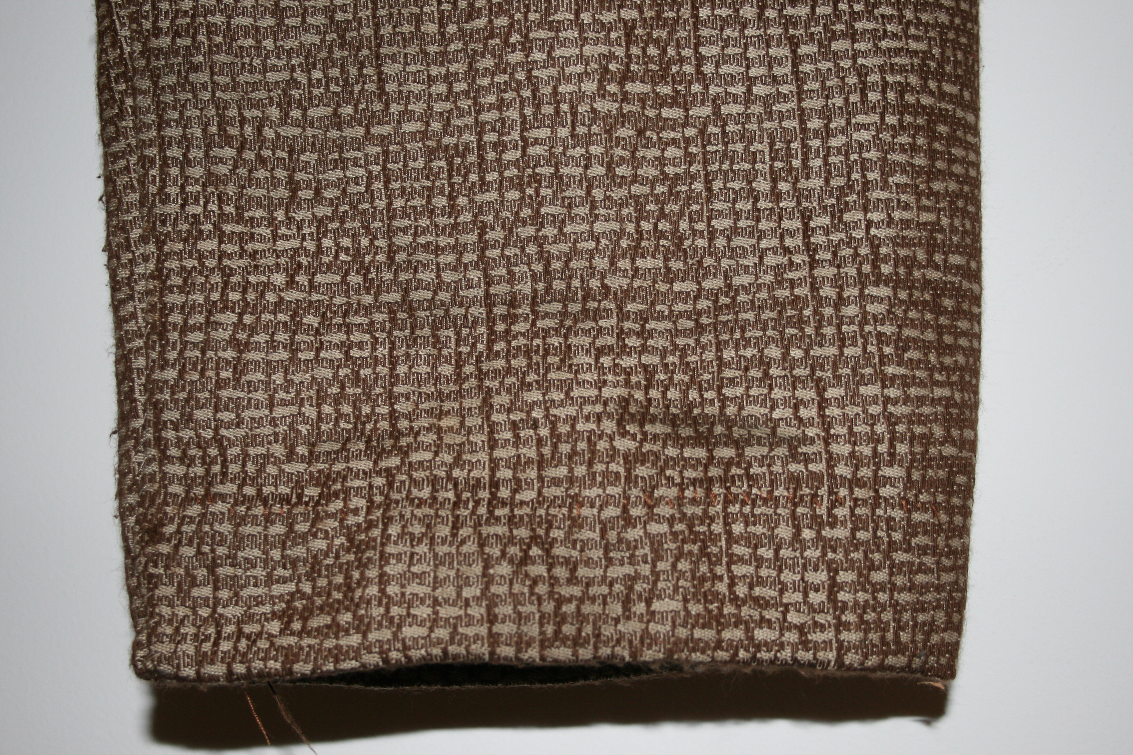 PANTS 01 detail shot C