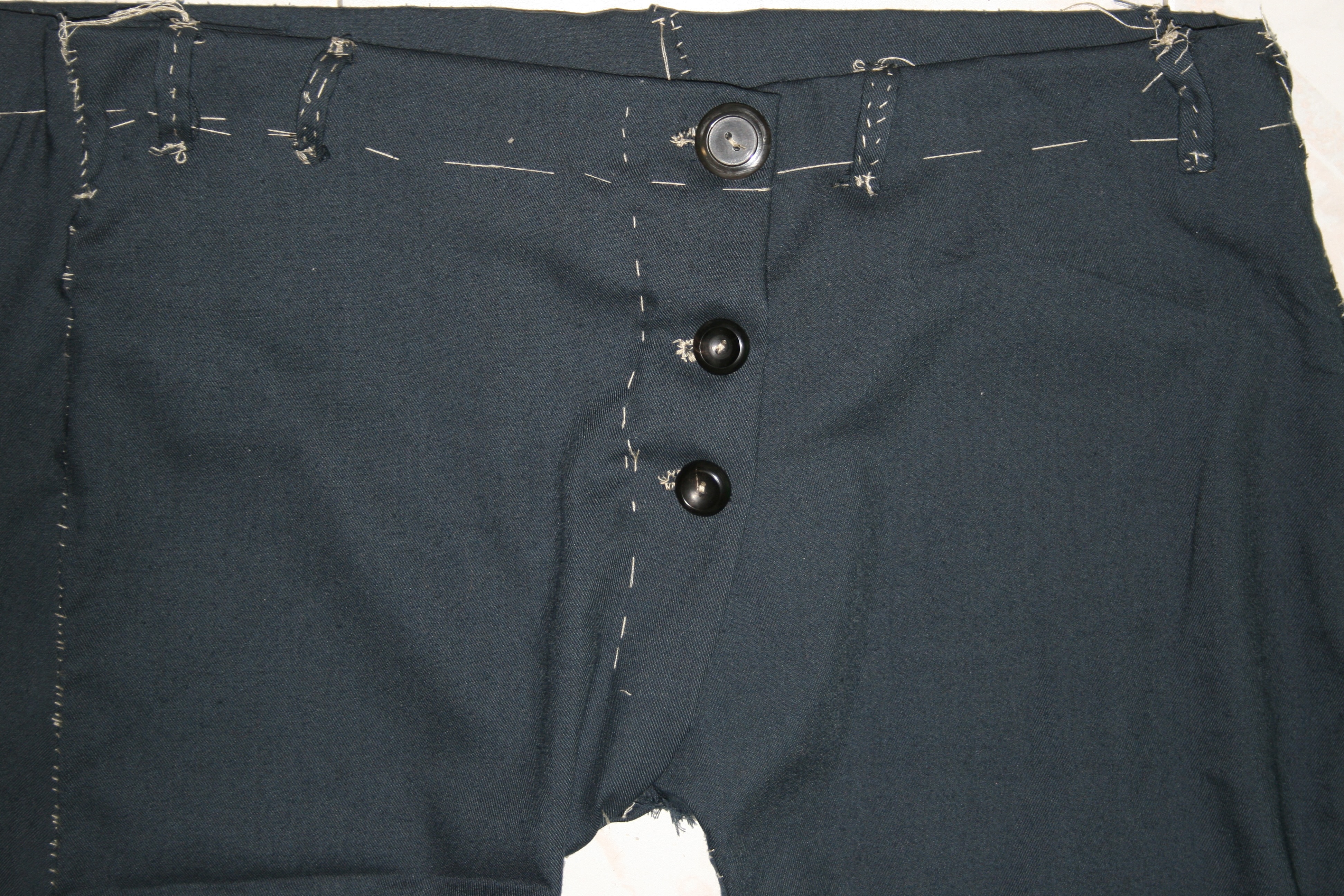 PANTS 02 detail shot C